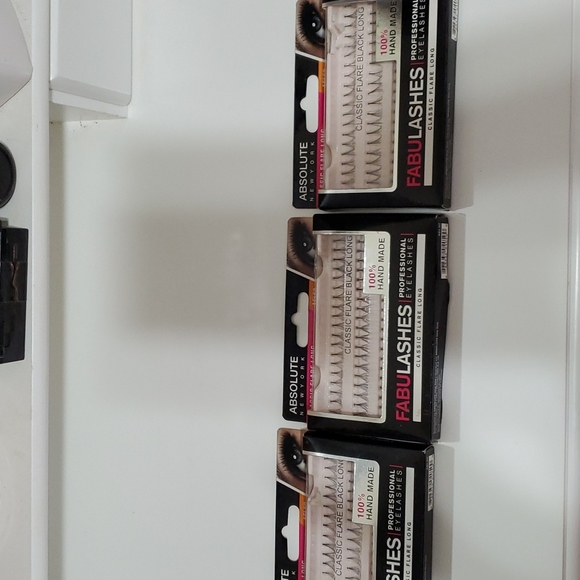 Lashes - Picture 5 of 5